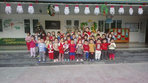 Cùng các bé lớp C4 đón Noel ấm ấp và vui vẻ nhé !